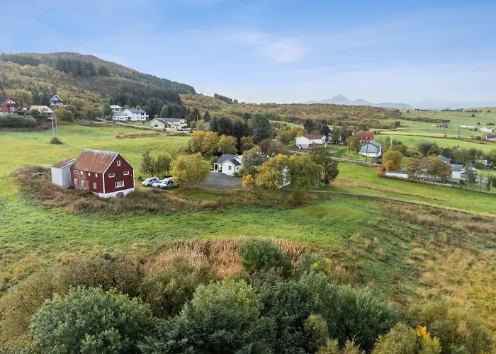2 Houses And A Barn